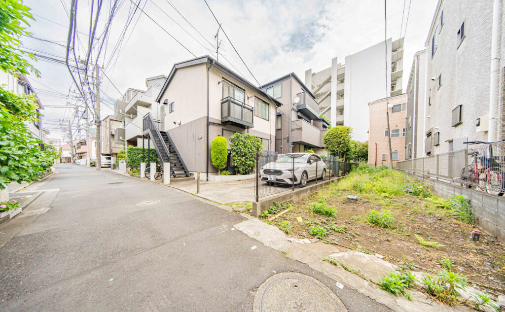 【前面道路含む現地写真】